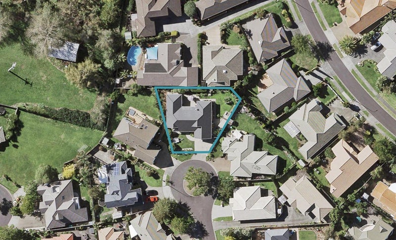 15 Uldale Place, Northpark, Auckland - Carousel 1
