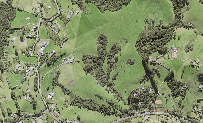 12F Arrowsmith Road, Waitākere, Auckland - Carousel 1