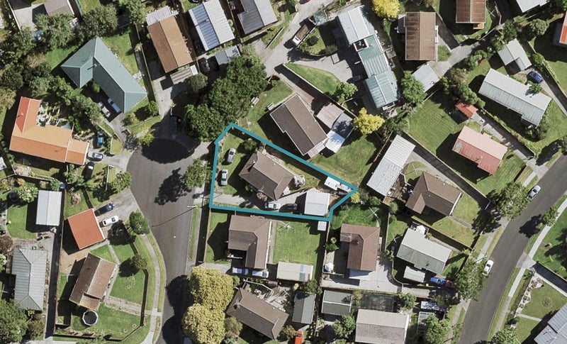 5 Barcroft Place, Clendon Park, Auckland - Carousel 1