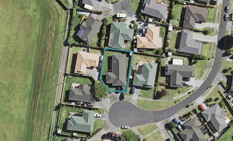 13 Matilda Place, Weymouth, Auckland - Carousel 1