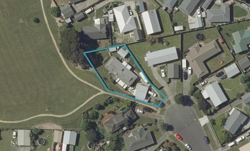 9 Gladys Place, Kelvin Grove, Palmerston North - Carousel 1