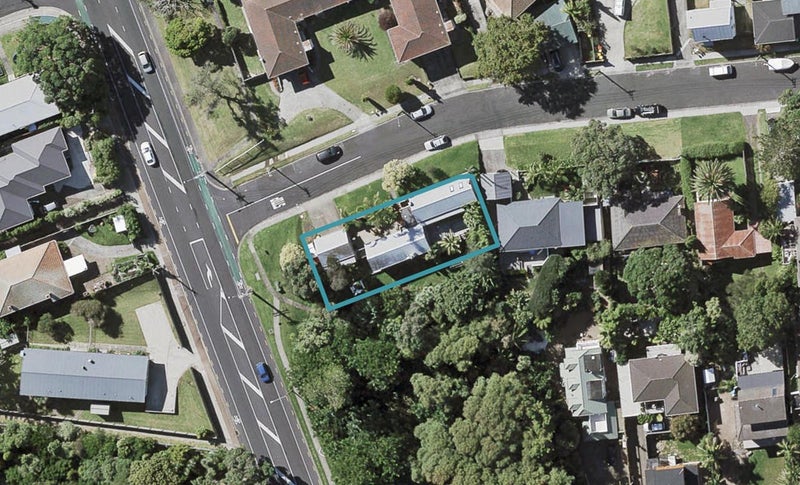38 Lake Road, Narrow Neck, Auckland - Carousel 1