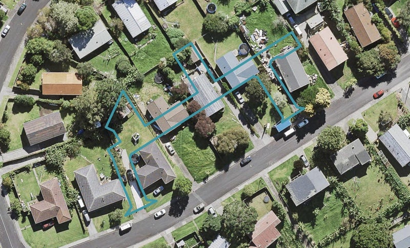 13 Te Urungamai Lane, Beach Haven, Auckland - Carousel 1