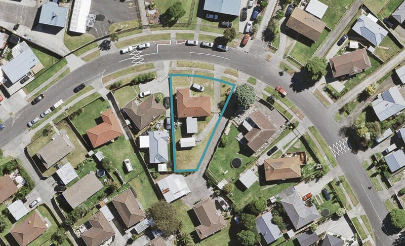 16 Karepo Crescent, Ranui, Auckland - Carousel 1