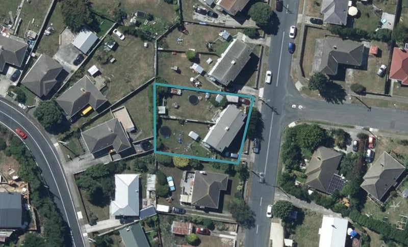 85 Dimock Street, Titahi Bay, Porirua - Carousel 1