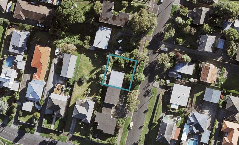 27 Hadfield Avenue, Waterview, Auckland - Carousel 1