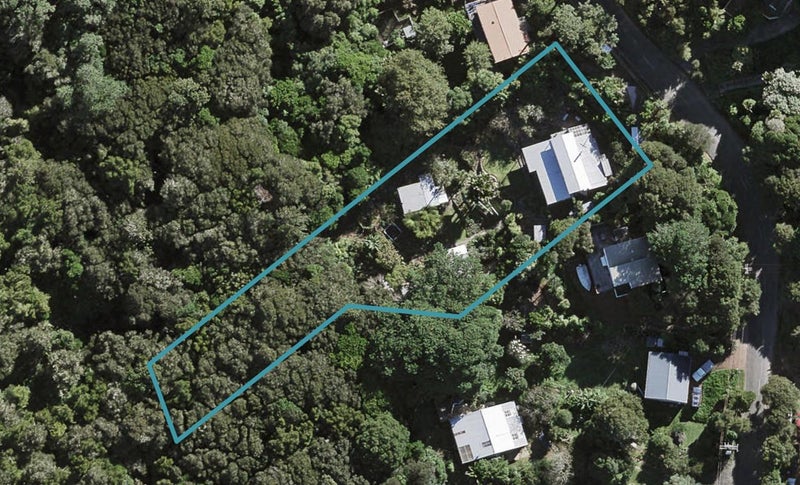 30 O'brien Road, Ōmiha, Waiheke Island - Carousel 1