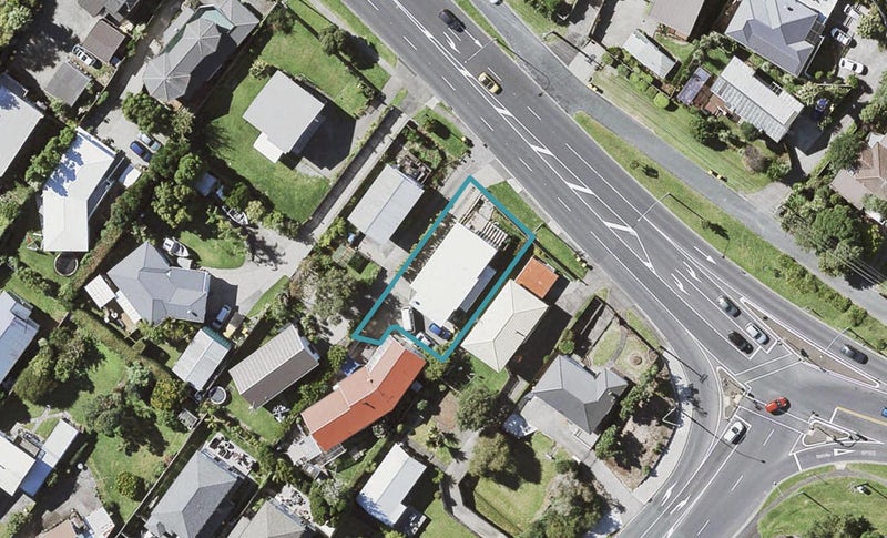 696 East Coast Road, Pinehill, Auckland - Carousel 1