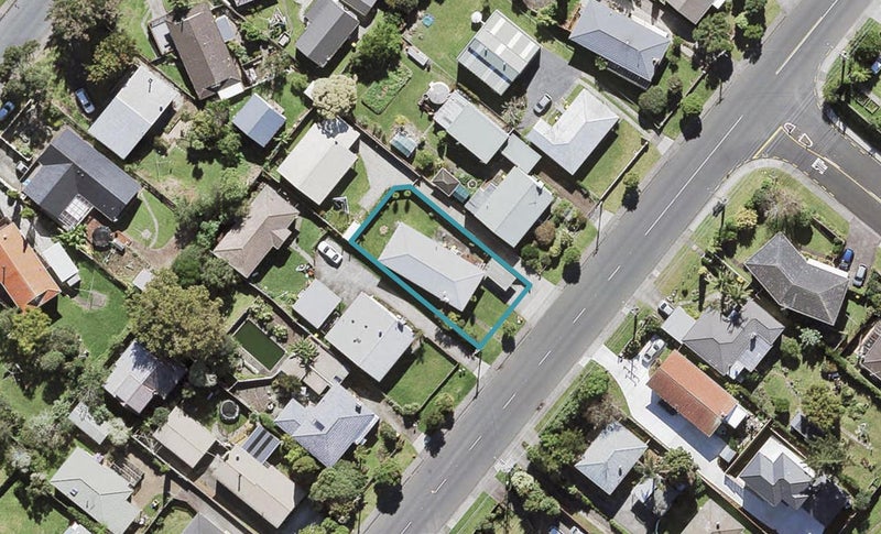 64 Hepburn Road, Glendene, Auckland - Carousel 1