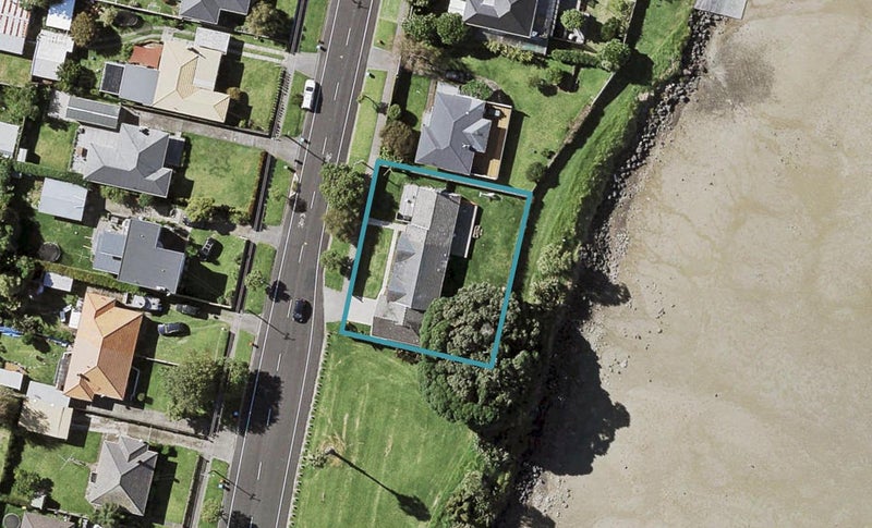 194 Riverside Avenue, Point England, Auckland - Carousel 1