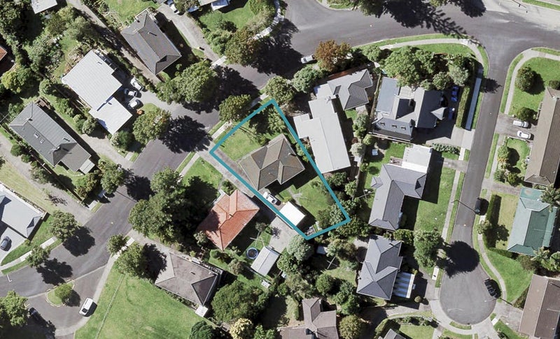 16 Wells Road, Bucklands Beach, Auckland - Carousel 1
