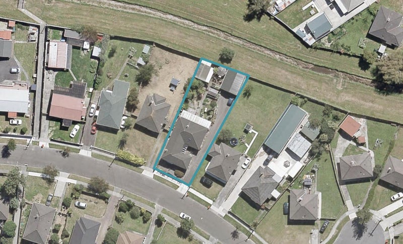 27 Ngata Grove, Trentham, Upper Hutt - Carousel 1
