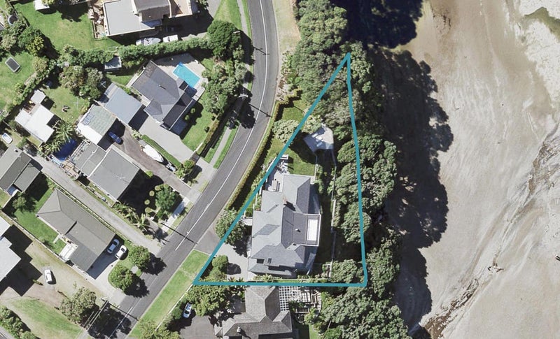 5 Marine Parade, Mellons Bay, Auckland - Carousel 1