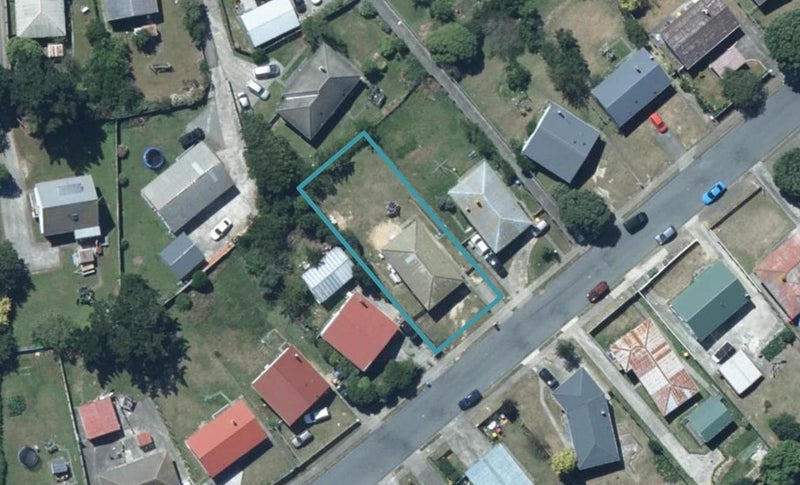 21 Arahura Crescent, Waitangirua, Porirua - Carousel 1