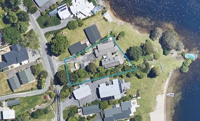 11 Steep Street, Lake Okareka, Rotorua - Carousel 1