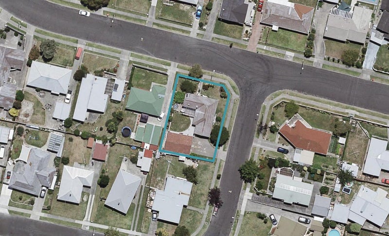 2 Lyttelton Crescent, Tamatea, Napier - Carousel 1