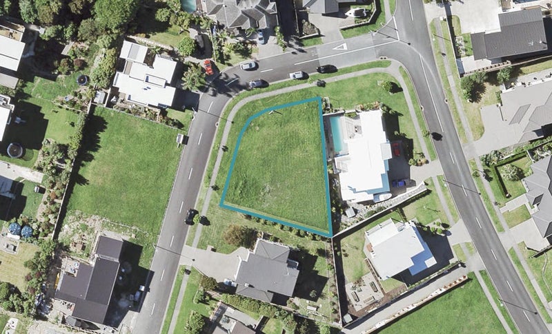 4 Thistle Close, Beachlands, Auckland - Carousel 1