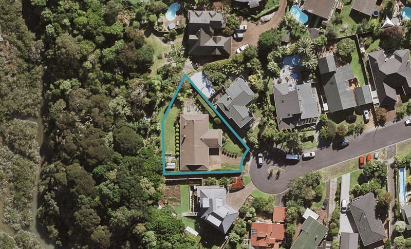 11 Matanui Street, Northcote, Auckland - Carousel 1