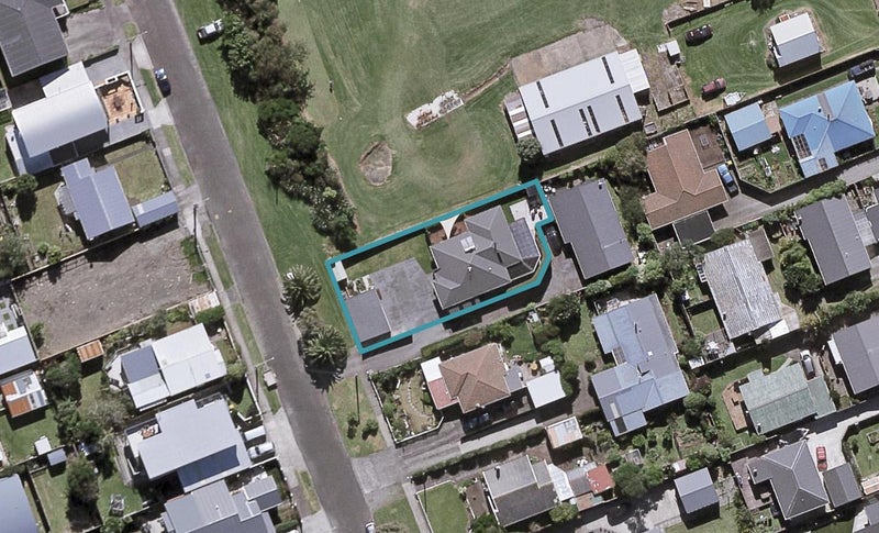 15 Record Street, Fitzroy, New Plymouth - Carousel 1