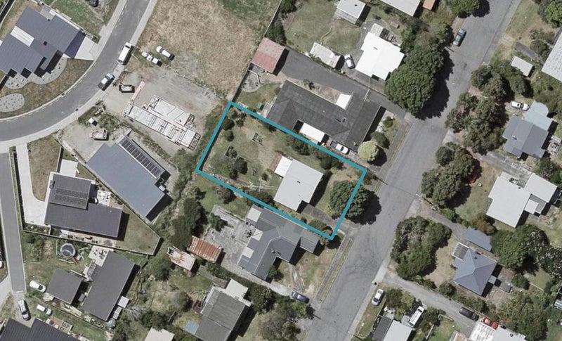 13 Mahoe Street, Otaki Beach, Otaki - Carousel 1