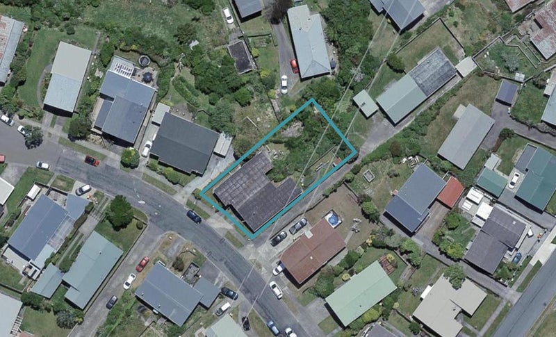 10A Chetwode Grove, Newlands, Wellington - Carousel 1