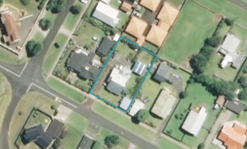 9 Fox Street, Opunake - Carousel 1