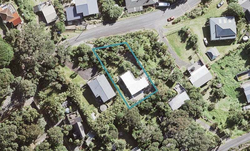 26 Beach Valley Road, New Lynn - Carousel 1