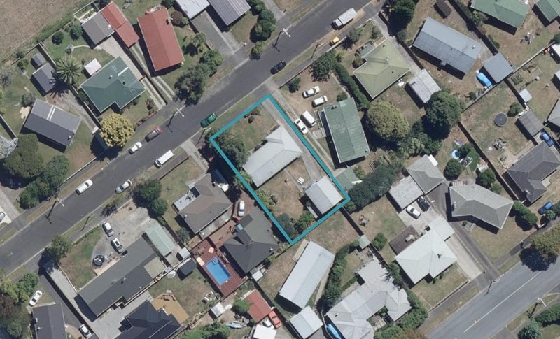 24 Sheridan Street, Silverdale, Hamilton - Carousel 1