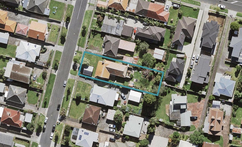 2/44 Winstone Road, Mount Roskill, Auckland - Carousel 1