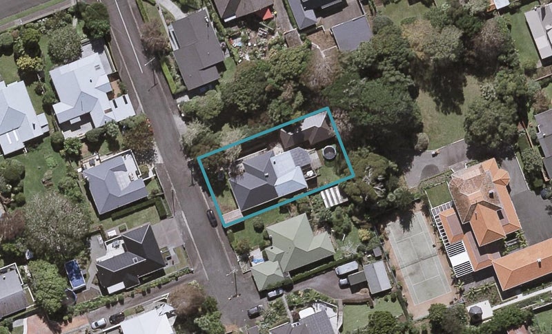 5 Barton Street, Strandon, New Plymouth - Carousel 1
