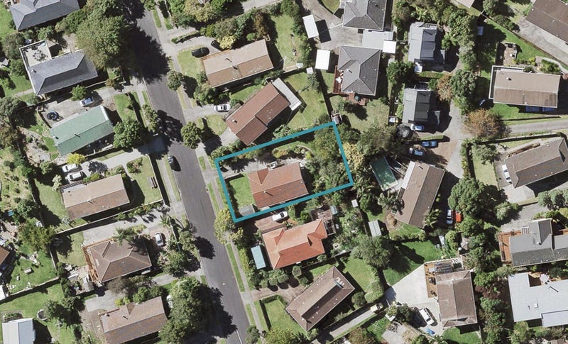 15 Lewisham Street, Highland Park, Auckland - Carousel 1