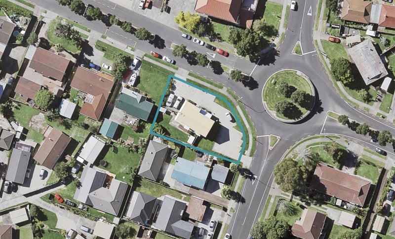 19 Highland Park Drive, Highland Park, Auckland - Carousel 1
