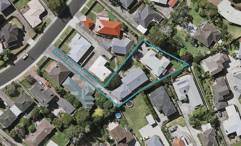 2/11 Merriefield Avenue, Forrest Hill, Auckland - Carousel 1