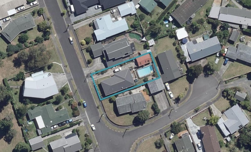 8 Regent Street, Silverdale, Hamilton - Carousel 1