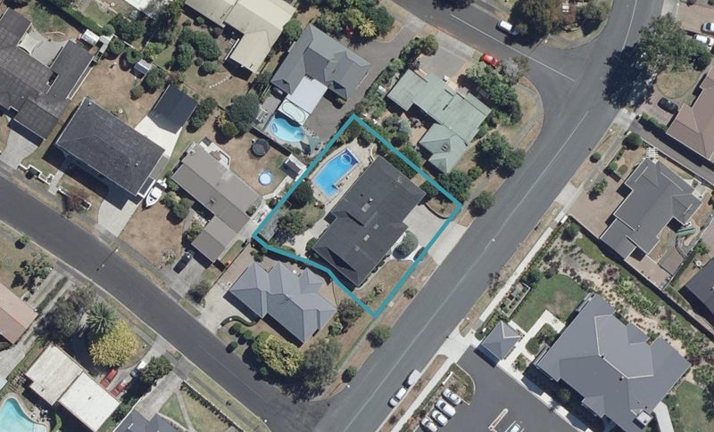 17 Delamare Road, St Andrews, Hamilton - Carousel 1