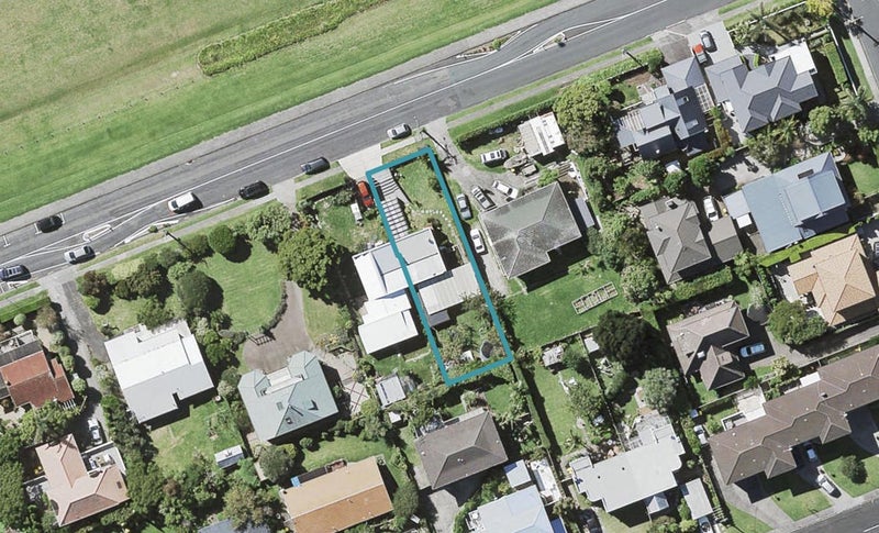 27 Winscombe Street, Belmont, Auckland - Carousel 1