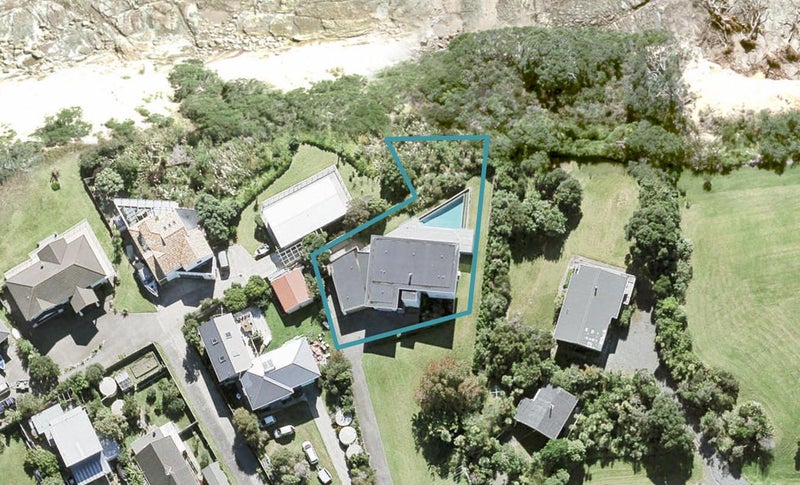 1462 Whangaparaoa Road, Army Bay, Whangaparaoa - Carousel 1