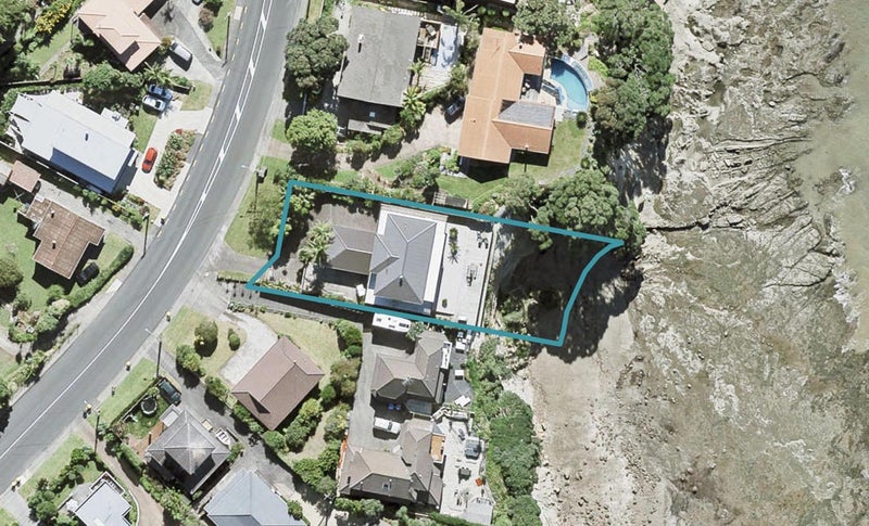911 Beach Road, Waiake, Auckland - Carousel 1