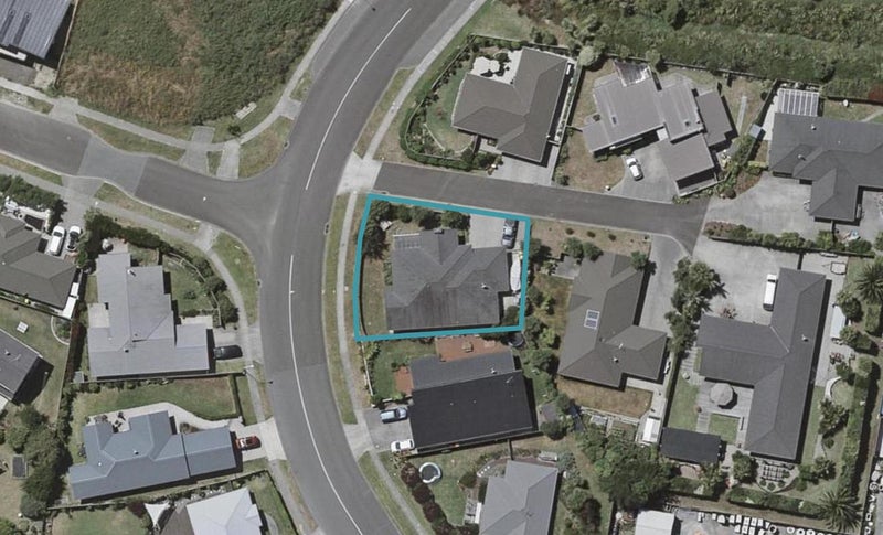 48 Hillcrest Road, Raumati Beach, Paraparaumu - Carousel 1