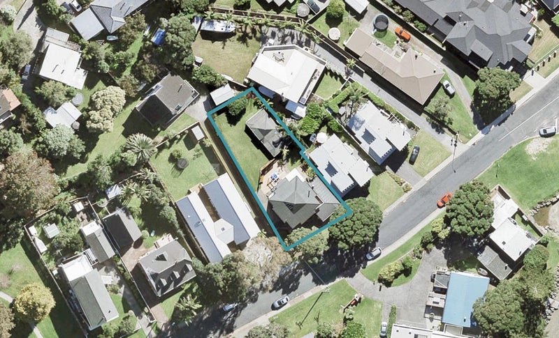 49 Arkles Strand, Arkles Bay, Whangaparaoa - Carousel 1