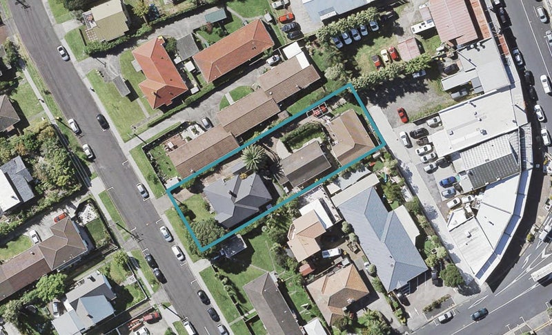 2/2 Moana Avenue, Belmont, Auckland - Carousel 1
