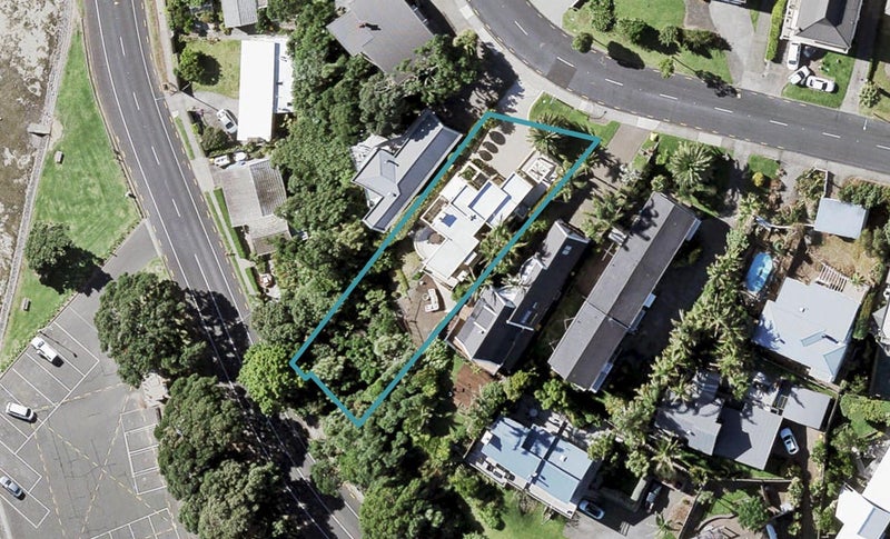 15 Bucklands Beach Road, Bucklands Beach, Auckland - Carousel 1
