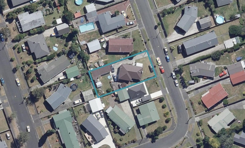 9 Betley Crescent, Fairview Downs, Hamilton - Carousel 1
