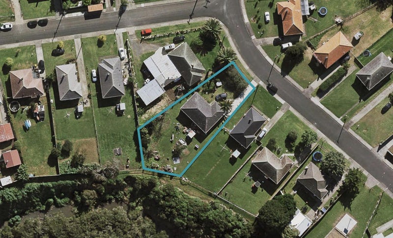62 Firth Crescent, Otara, Auckland - Carousel 1