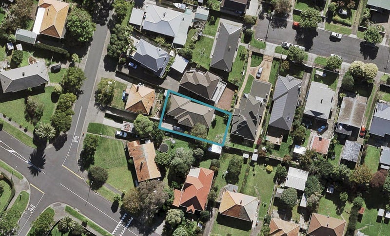 18A Kiwitea Street, Sandringham, Auckland - Carousel 1