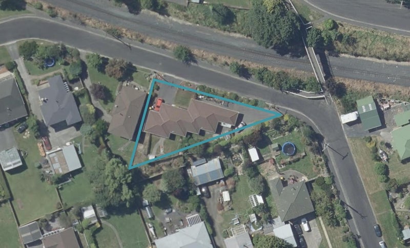 9A Unsworth Street, Green Island, Dunedin - Carousel 1