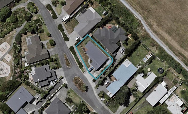 45 Simpson Crescent, Raumati Beach, Paraparaumu - Carousel 1
