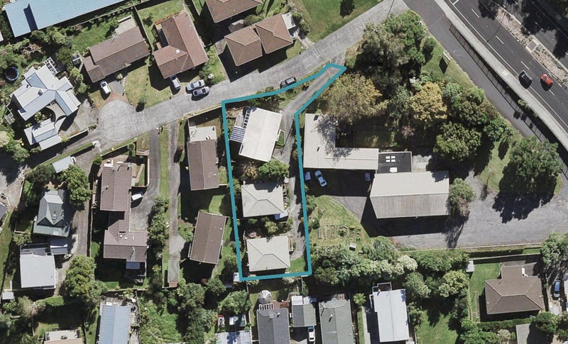 3/2 Clare Place, Glenfield, Auckland - Carousel 1