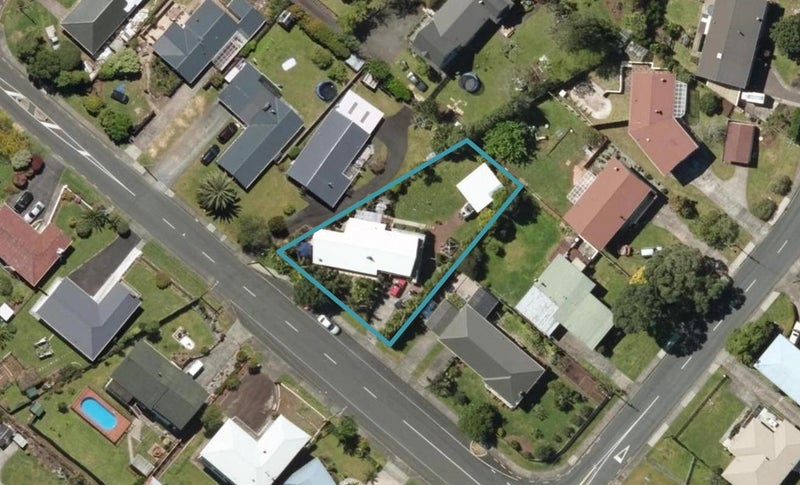 16 Te Puia Street, Kamo, Whangarei - Carousel 1