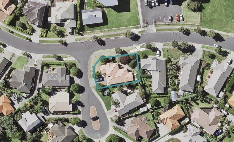 2 Aviara Court, Northpark, Auckland - Carousel 1